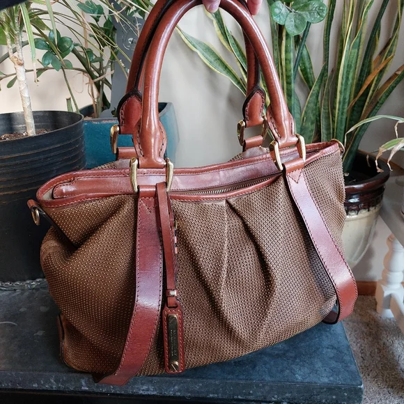 Burberry Prorsum XL bag micro studded hand made in Italy  pinnacle luxury 🖤💛🖤 - Picture 11 of 13